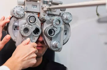 The Visual Expressions of Bipolar Disorder: Understanding “Bipolar Eyes”